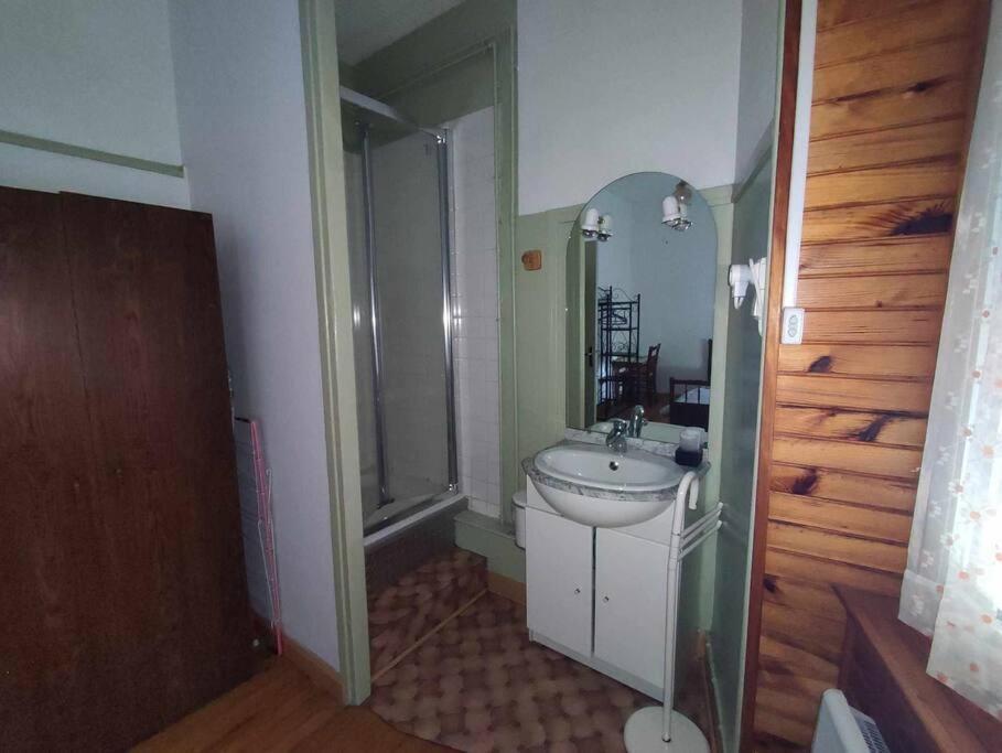 Le Nid Douillet Boheme Linge Fourni Apartman La Bourboule Kültér fotó